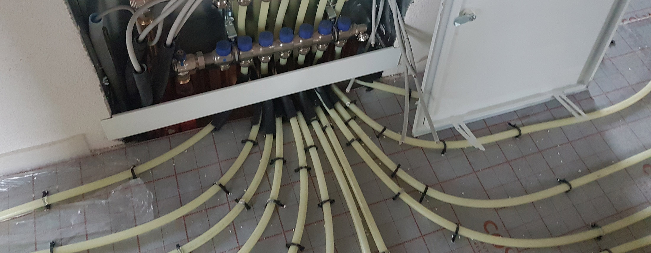 Wand- und Fußbodenheizung